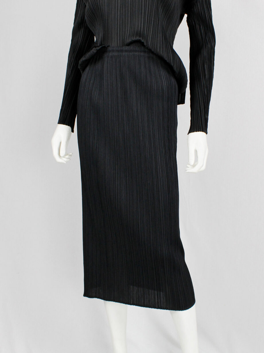 vintage Issey Miyake Pleats Please black straight midi-skirt with fine pressed pleats (1)