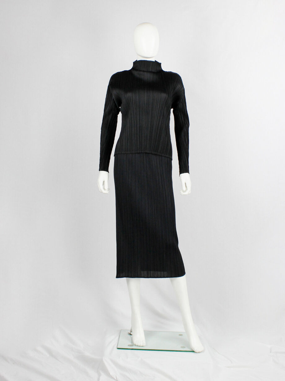 vintage Issey Miyake Pleats Please black straight midi-skirt with fine pressed pleats (2)