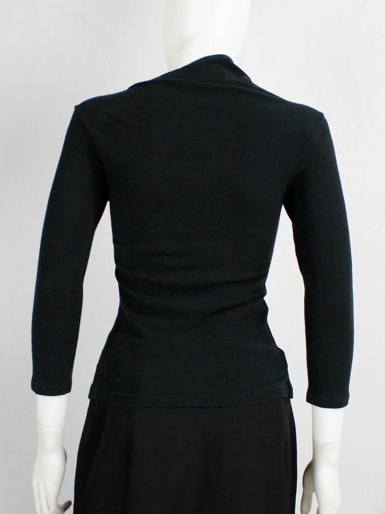 Yohji Yamamoto black jumper with slanted turtleneck and cropped sleeves ...