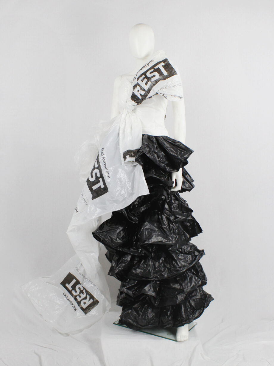 vintage a f Vandevorst black tiered maxi skirt made of trashbags fall 2017 couture (1)