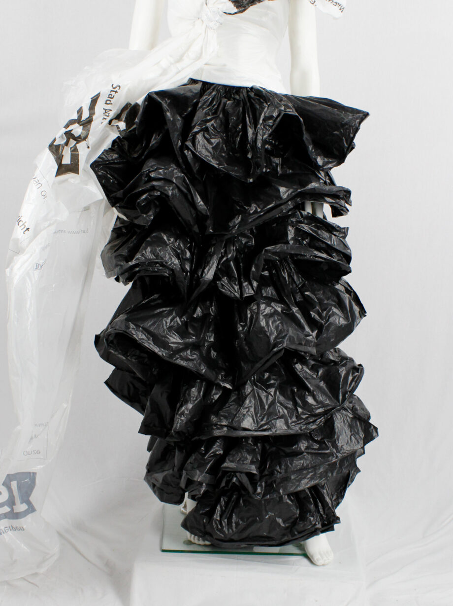 vintage a f Vandevorst black tiered maxi skirt made of trashbags fall 2017 couture (13)