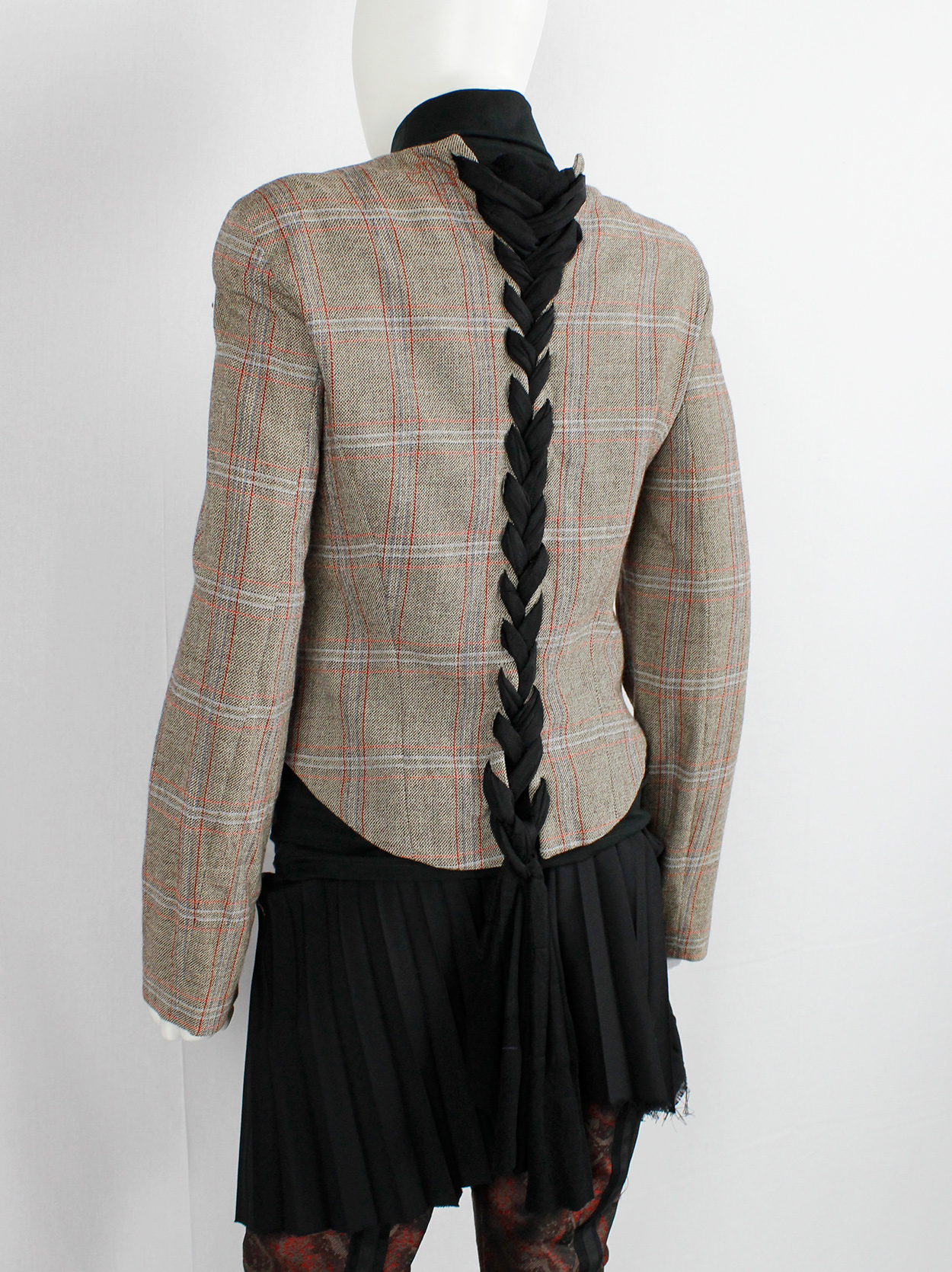 A.F. Vandevorst tartan corset jacket with braided pantyhose along the back  — fall 2000 - V A N II T A S
