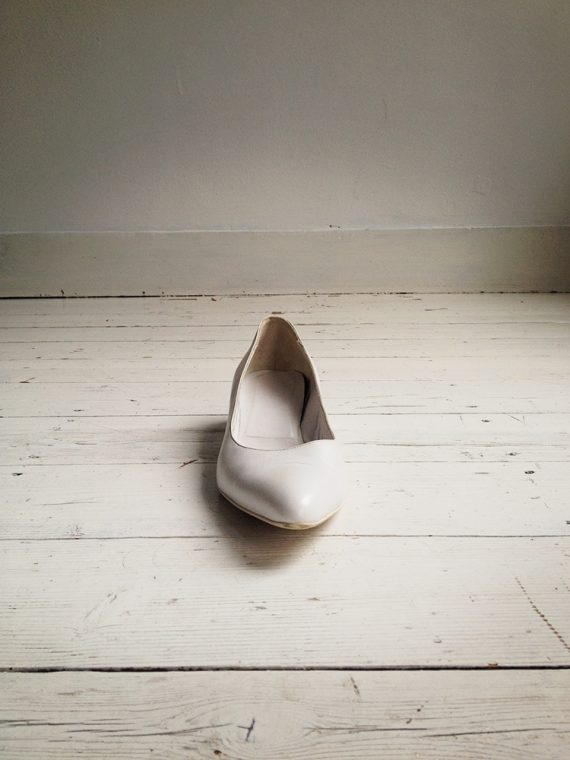 Maison Martin Margiela white pumps with missing heel 2000 2672 copy
