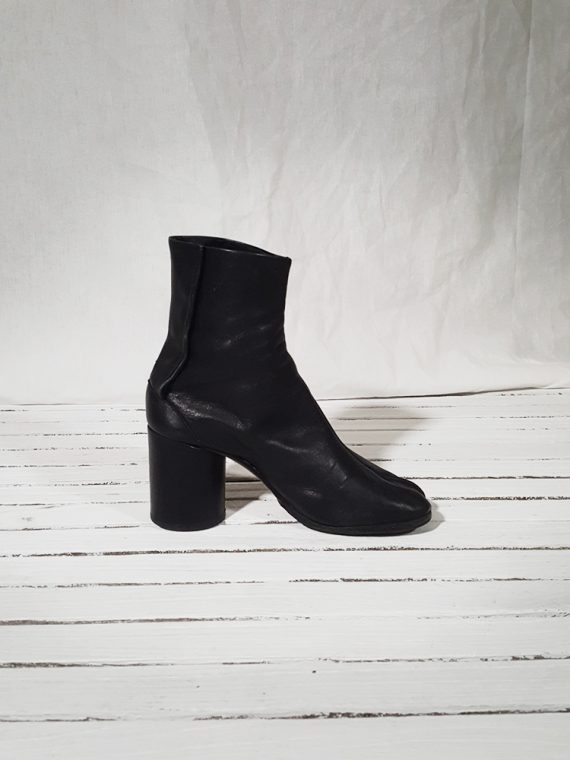 archive Maison Martin Margiela black leather tabi boots with block heel_151552(0)