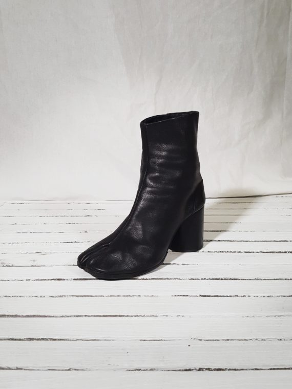 archive Maison Martin Margiela black leather tabi boots with block heel_151623