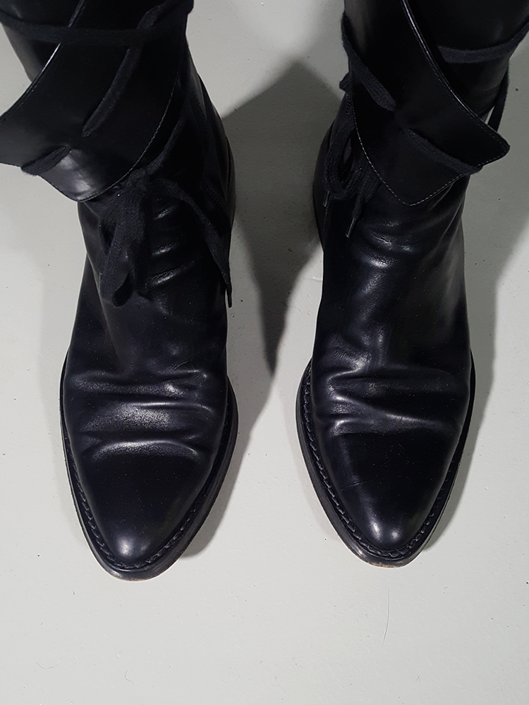 Ann Demeulemeester black pirate boots with curved heel (40