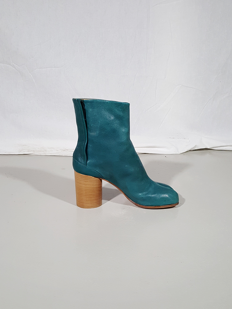 Maison Martin Margiela green tabi boots with wooden block heel (40) - V ...