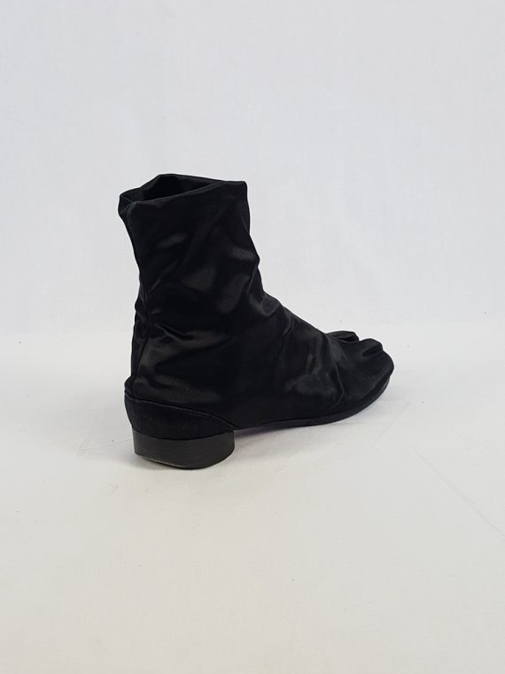 vintage Maison Martin Margiela black satin tabi boots with low heel fall 1998 105410(0)