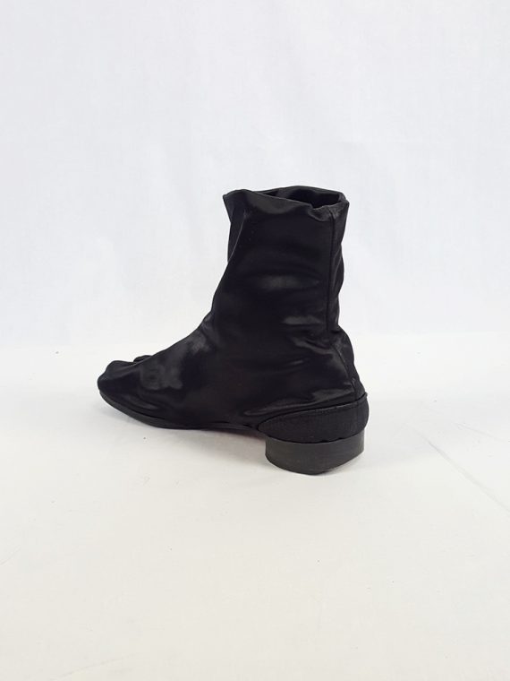 vintage Maison Martin Margiela black satin tabi boots with low heel fall 1998 105424