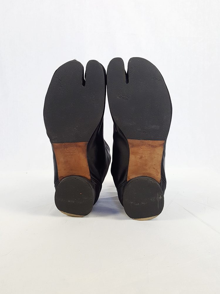 Maison Martin Margiela black satin tabi boots with low heel (37) — fall ...