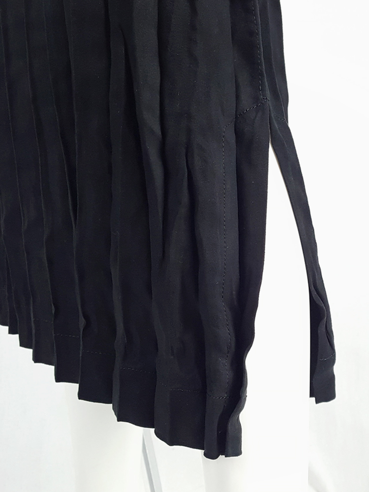 Issey Miyake Fête black suede pleated maxi skirt - V A N II T A S
