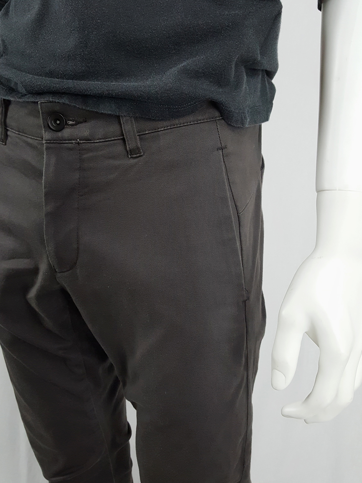 Attachment Kayuzuki Kumagai grey trousers with curved legs - V A N II T A S