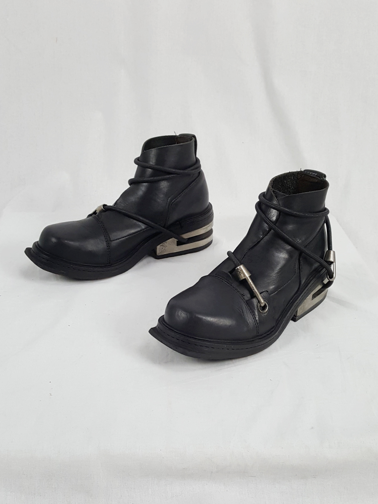 Dirk Bikkembergs black mountaineering with metal heel (41) — fall 1996 - V A II T A S