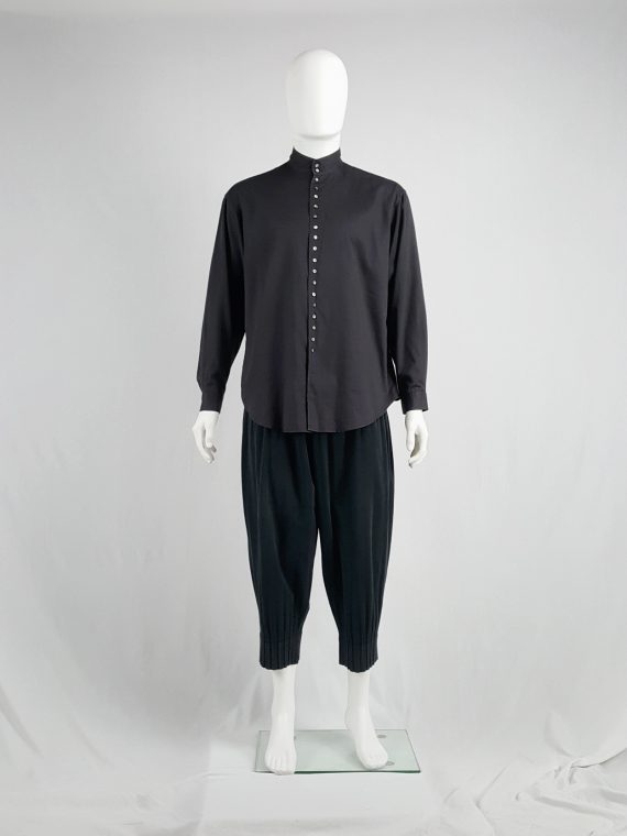 vaniitas Issey Miyake Men black harem trousers with pleats on the waist and hems 145159