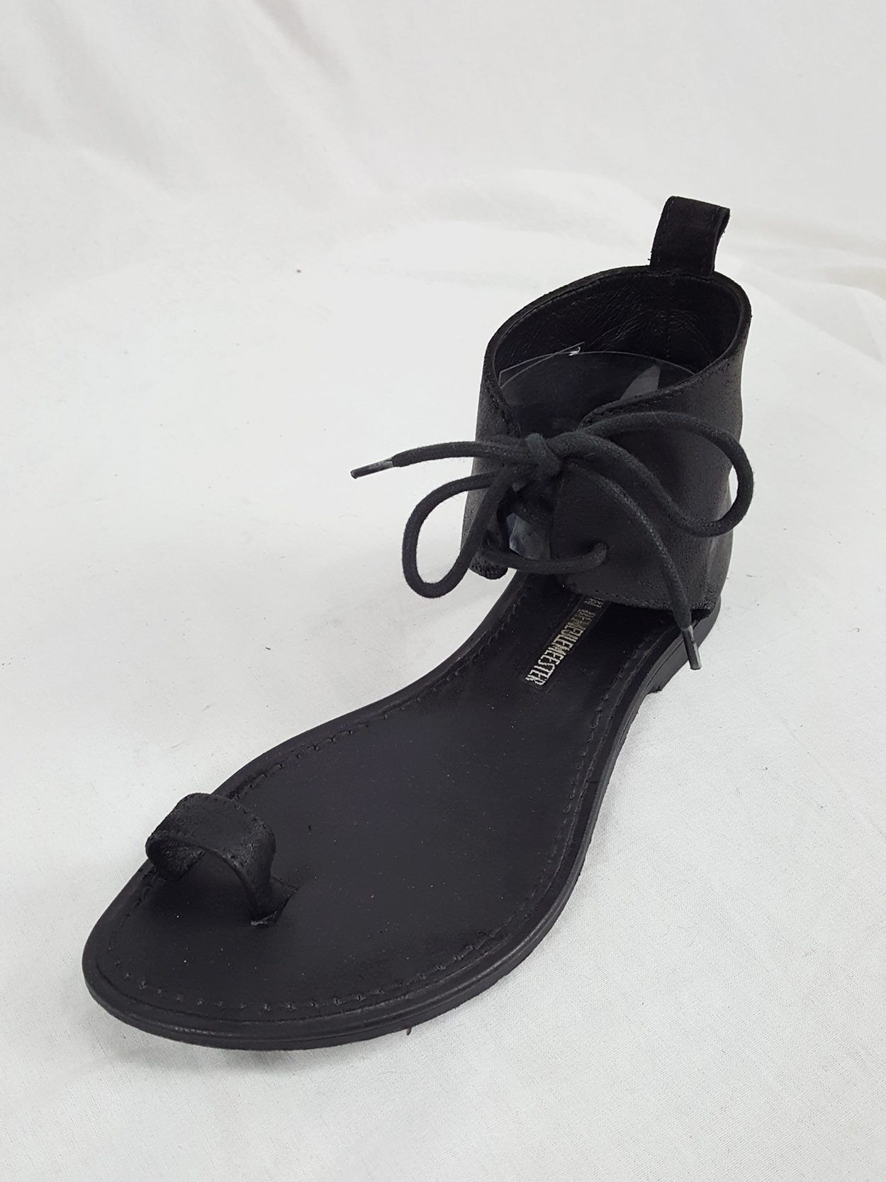 Ann Demeulemeester black lace-up sandals with toe strap (37) - V A N II ...