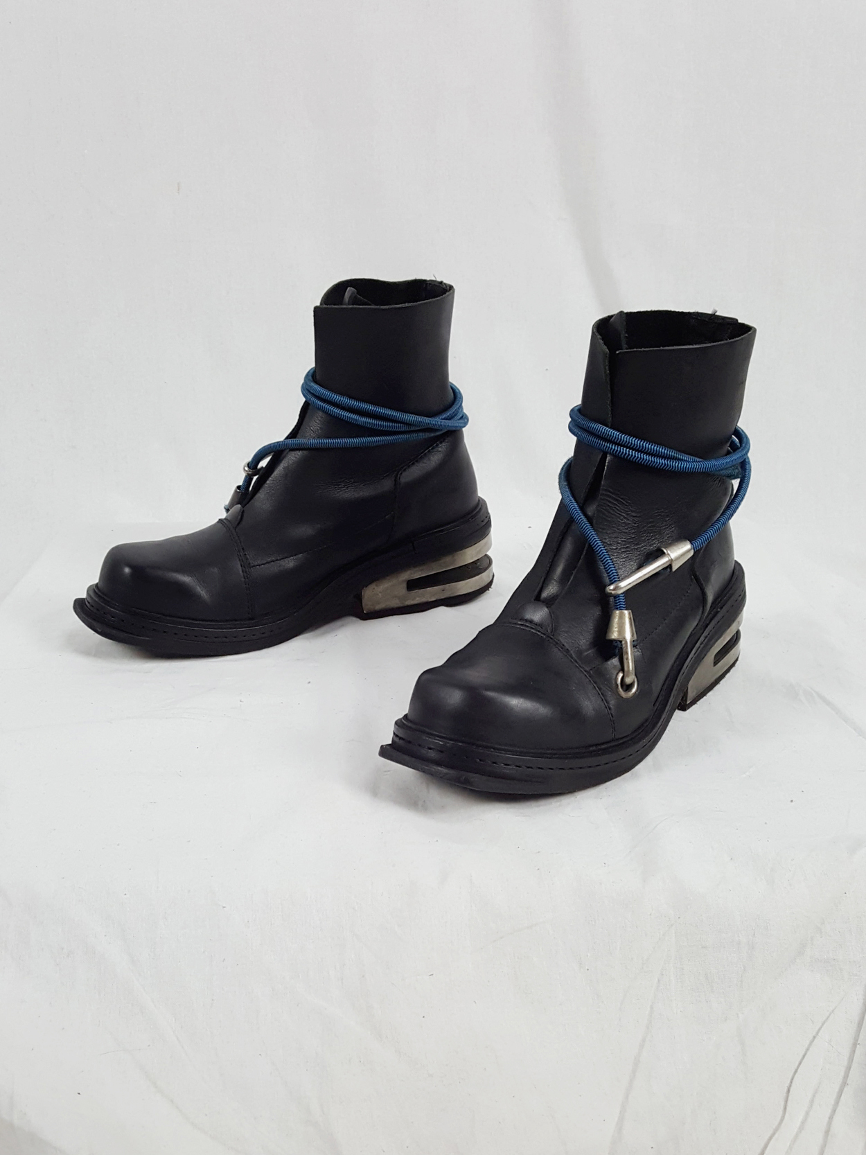 Dirk Bikkembergs black mountaineering boots with blue elastic (41 