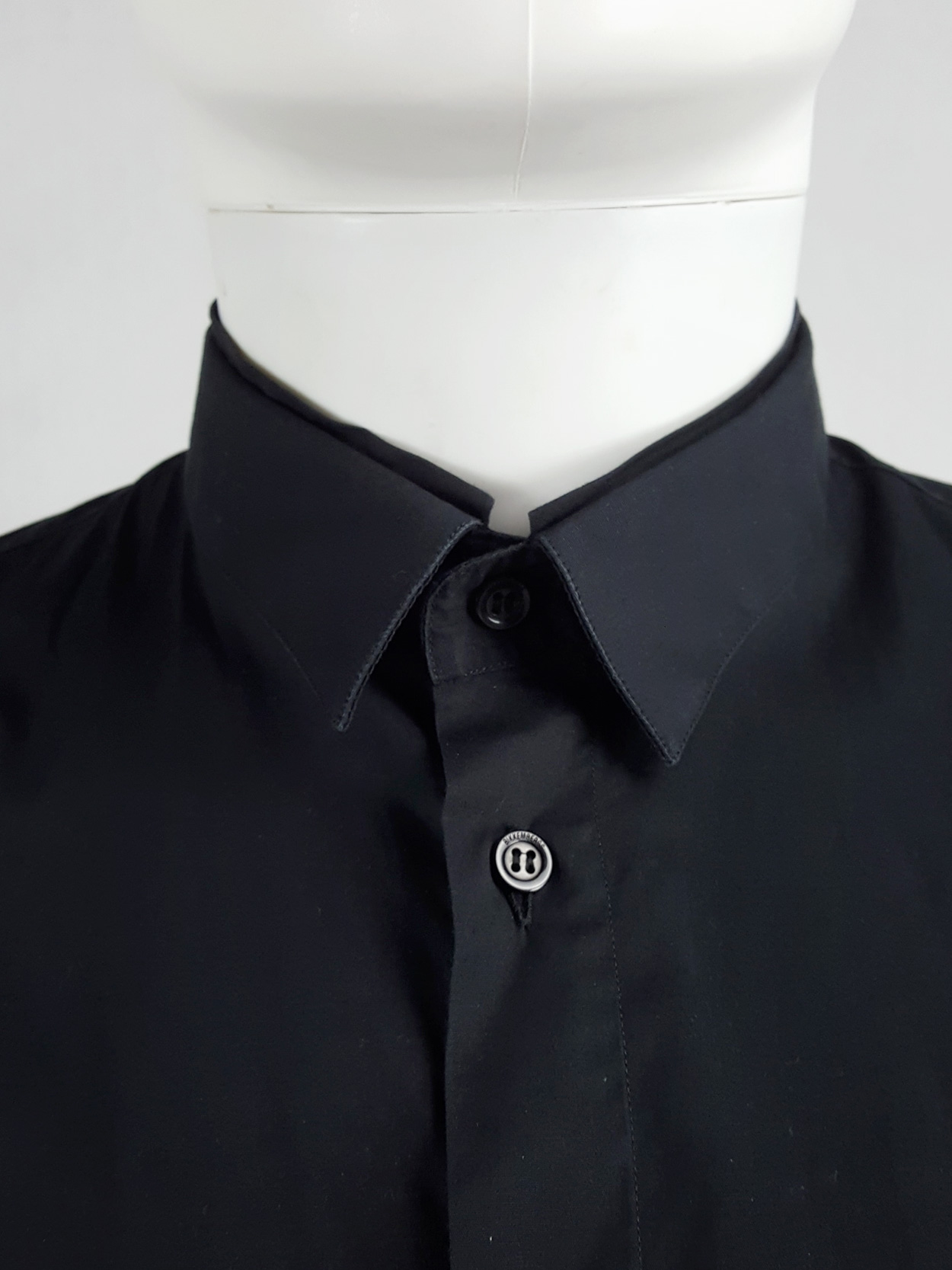 Dirk Bikkembergs black shirt with displaced collar - V A N II T A S