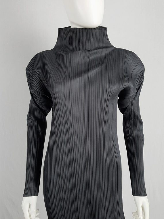 vaniitas Issey Miyake Pleats Please grey pleated dress with triangular shoulders 0044