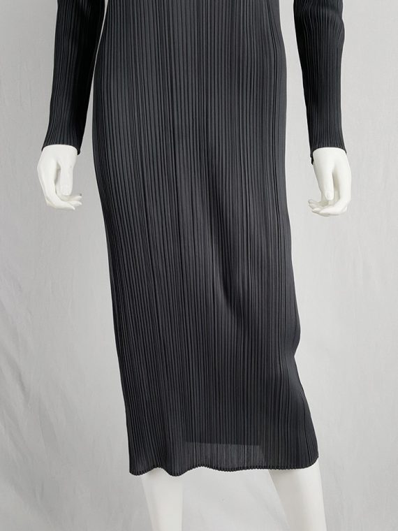 vaniitas Issey Miyake Pleats Please grey pleated dress with triangular shoulders 0053