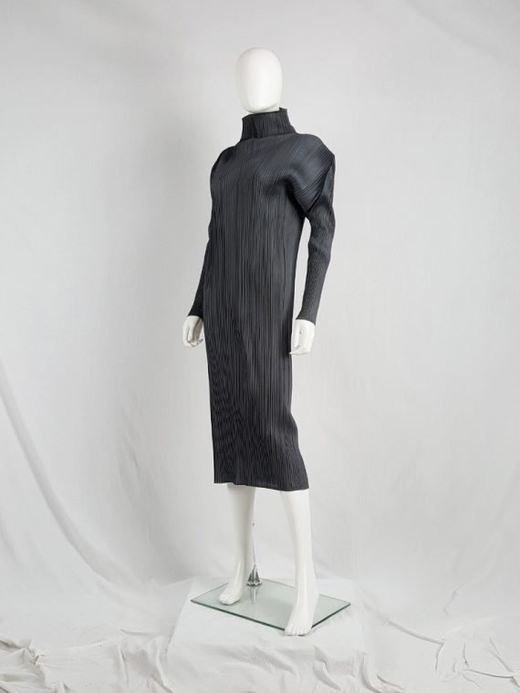 vaniitas Issey Miyake Pleats Please grey pleated dress with triangular shoulders 0154