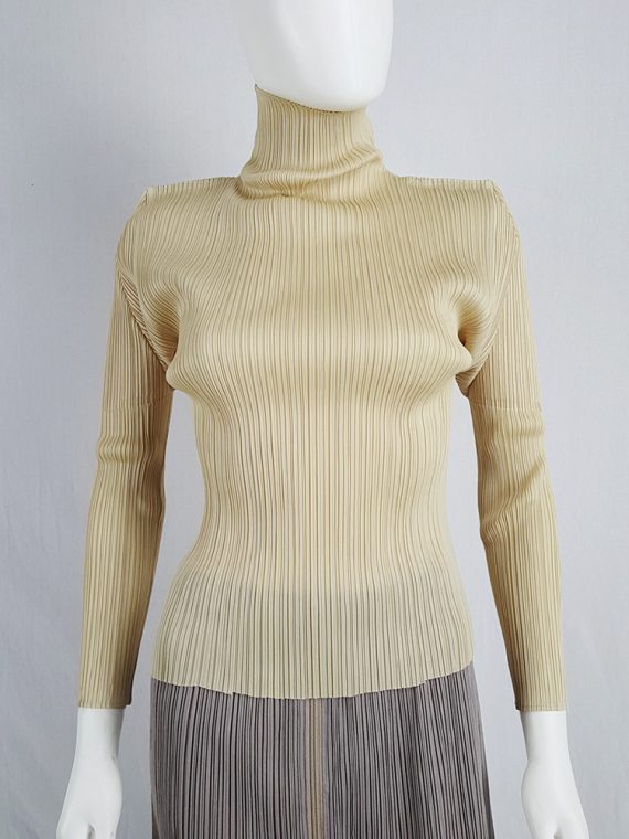 vaniitas vintage Issey Miyake Pleats Please beige pleated jumper with square shoulders 133804