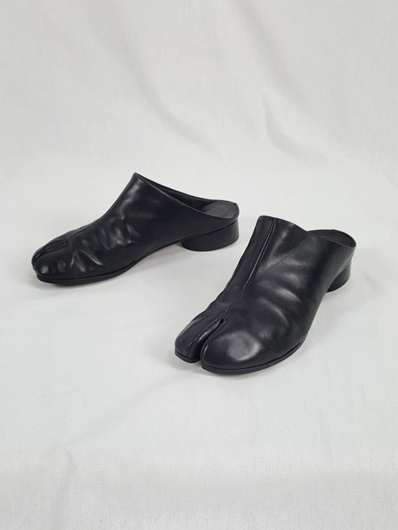 vaniitas vintage Maison Martin Margiela black tabi slipper with low heel spring 2002 124742