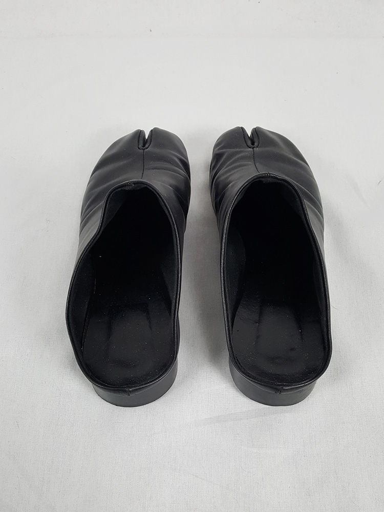 Maison Martin Margiela black tabi slipper with low heel (37) — spring ...