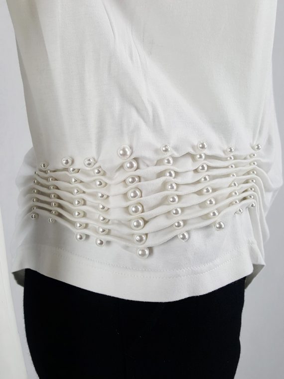 vaniitas vintage Noir Kei Ninomiya white t-shirt gathered by rows of pearls spring 2015 134852