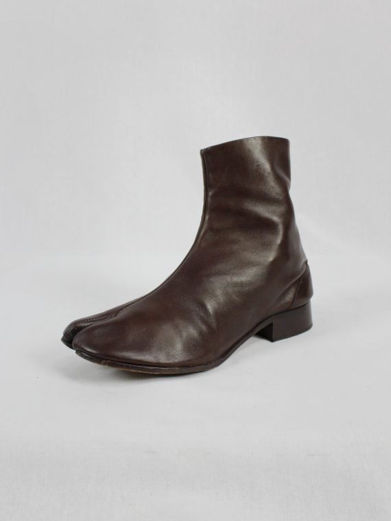 vaniitas vintage Maison Martin Margiela brown tabi boots with low heel fall 1998 2031