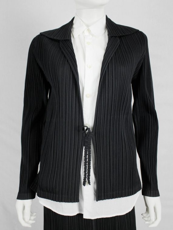 vaniitas vintage Issey Miyake Pleats Please black pleated cardigan with lapels and tie-front 9472