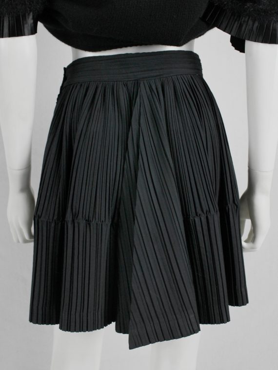 vaniitas vintage Issey Miyake black flared skirt with creased pleats 1980s 80S 5628