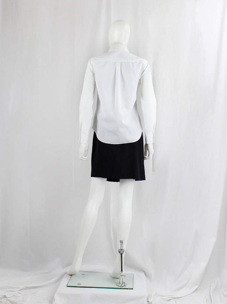 vintage Noir Kei Ninomiya white shirt with chain and large pearls on the collar spring 2017 (6)