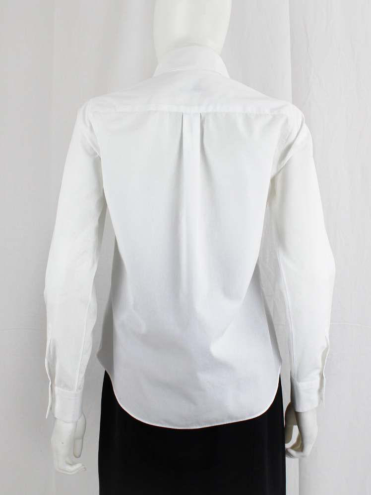 vintage Noir Kei Ninomiya white shirt with chain and large pearls on the collar spring 2017 (7)