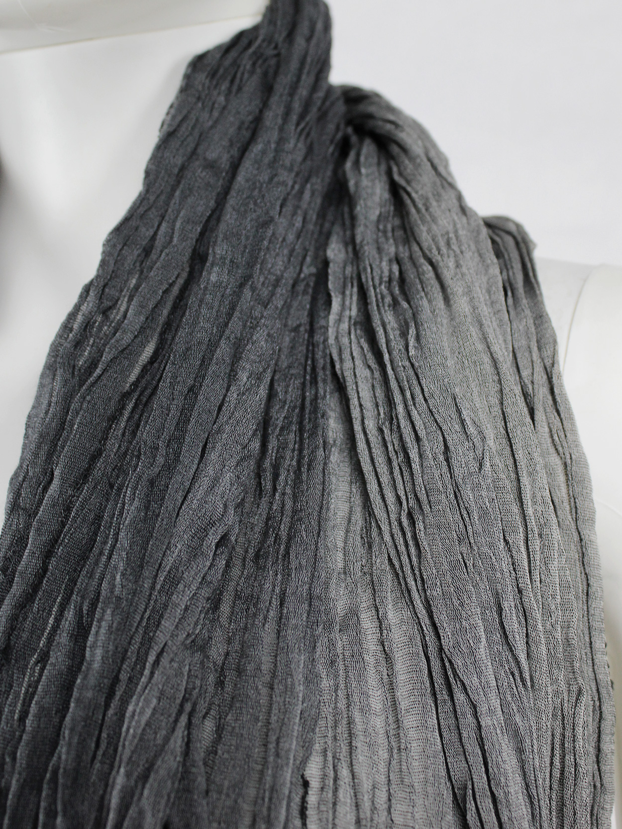 Issey Miyake grey ombre scarf with wrinkled pleats 1980s 80s 6845