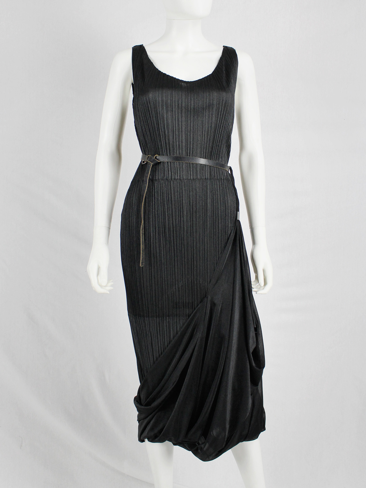 Issey Miyake Fête black double layered dress with fine pleats - V A N ...