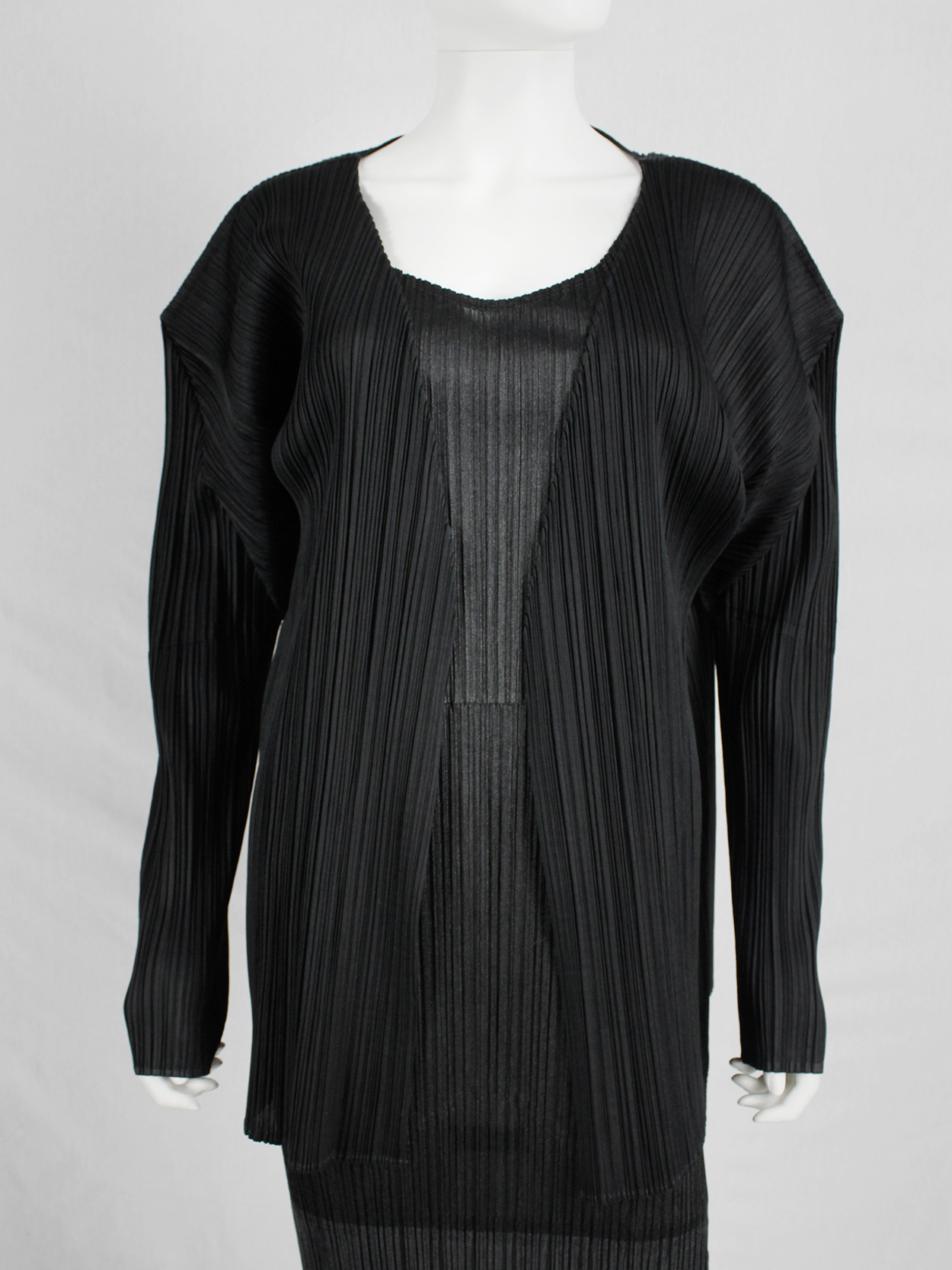 Issey Miyake Pleats Please black cardigan with squared shoulders - V A ...
