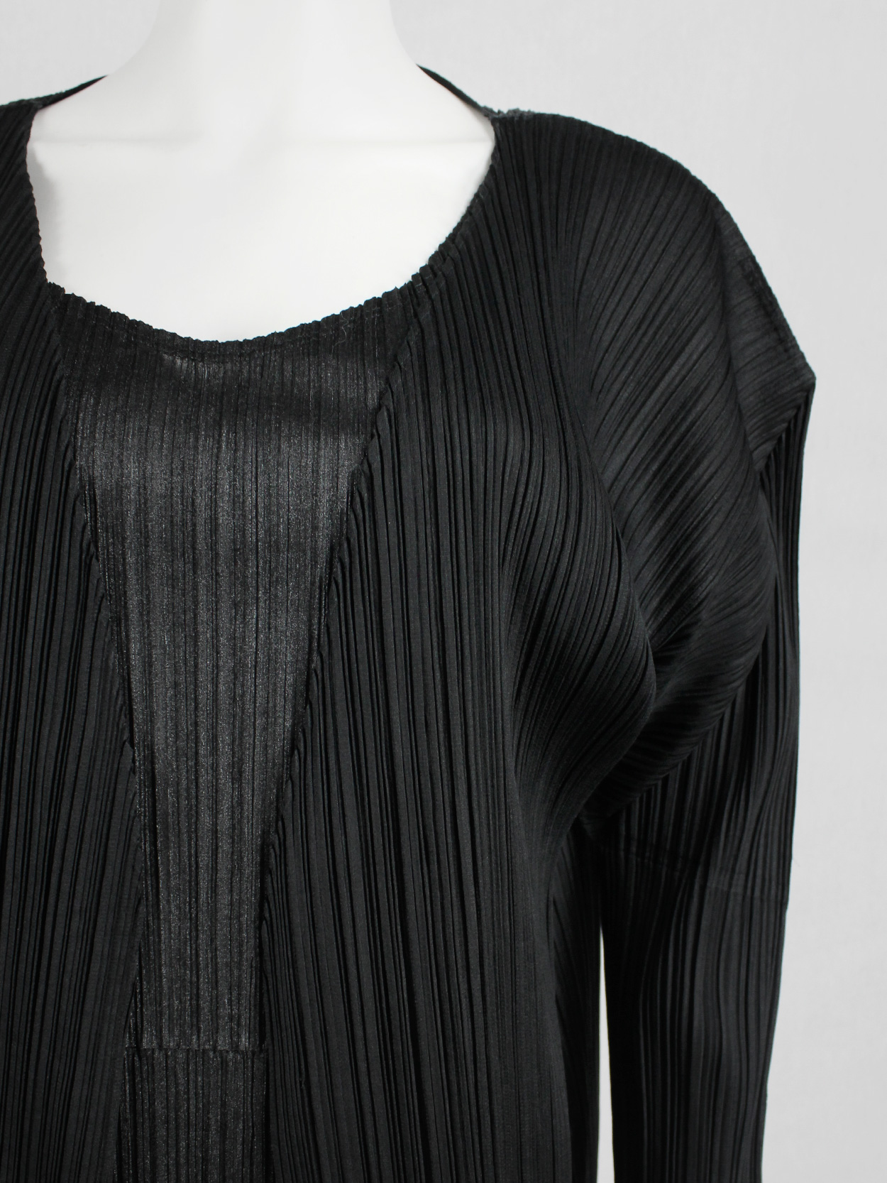 Issey Miyake Pleats Please black cardigan with squared shoulders - V A ...