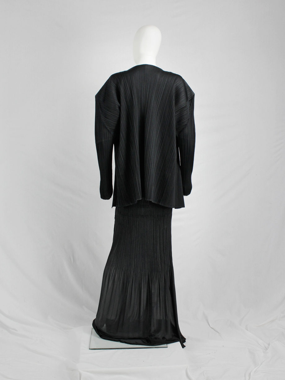 vaniitas vintage Issey Miyake Pleats Please black cardigan with squared shoulders3686