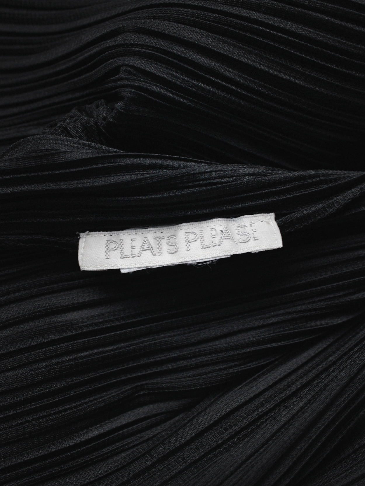 vaniitas vintage Issey Miyake Pleats Please black cardigan with squared shoulders3711