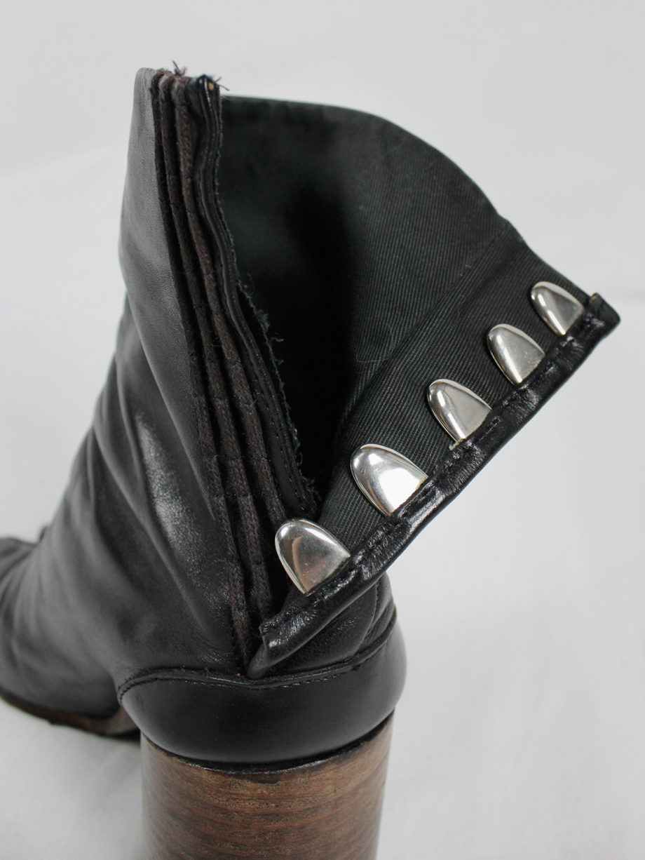 vaniitas vintage Maison Martin Margiela black tabi boots with round wooden heel 2001 4590