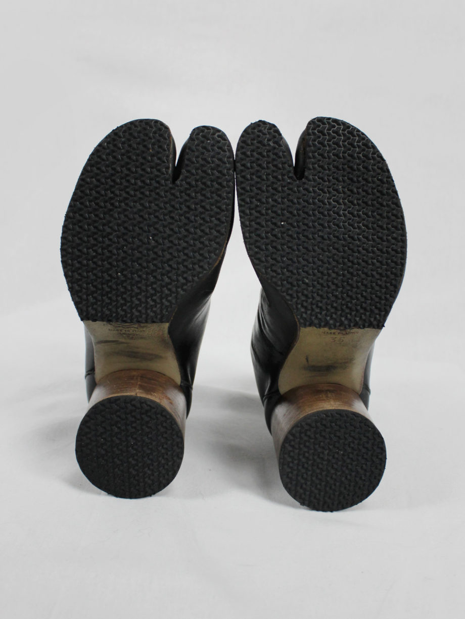 vaniitas vintage Maison Martin Margiela black tabi boots with round wooden heel 2001 4671