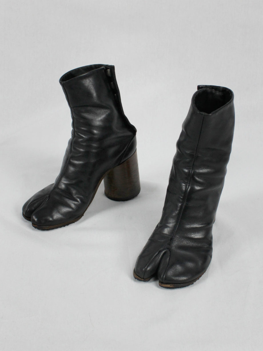 vaniitas vintage Maison Martin Margiela black tabi boots with round wooden heel 2001 4700