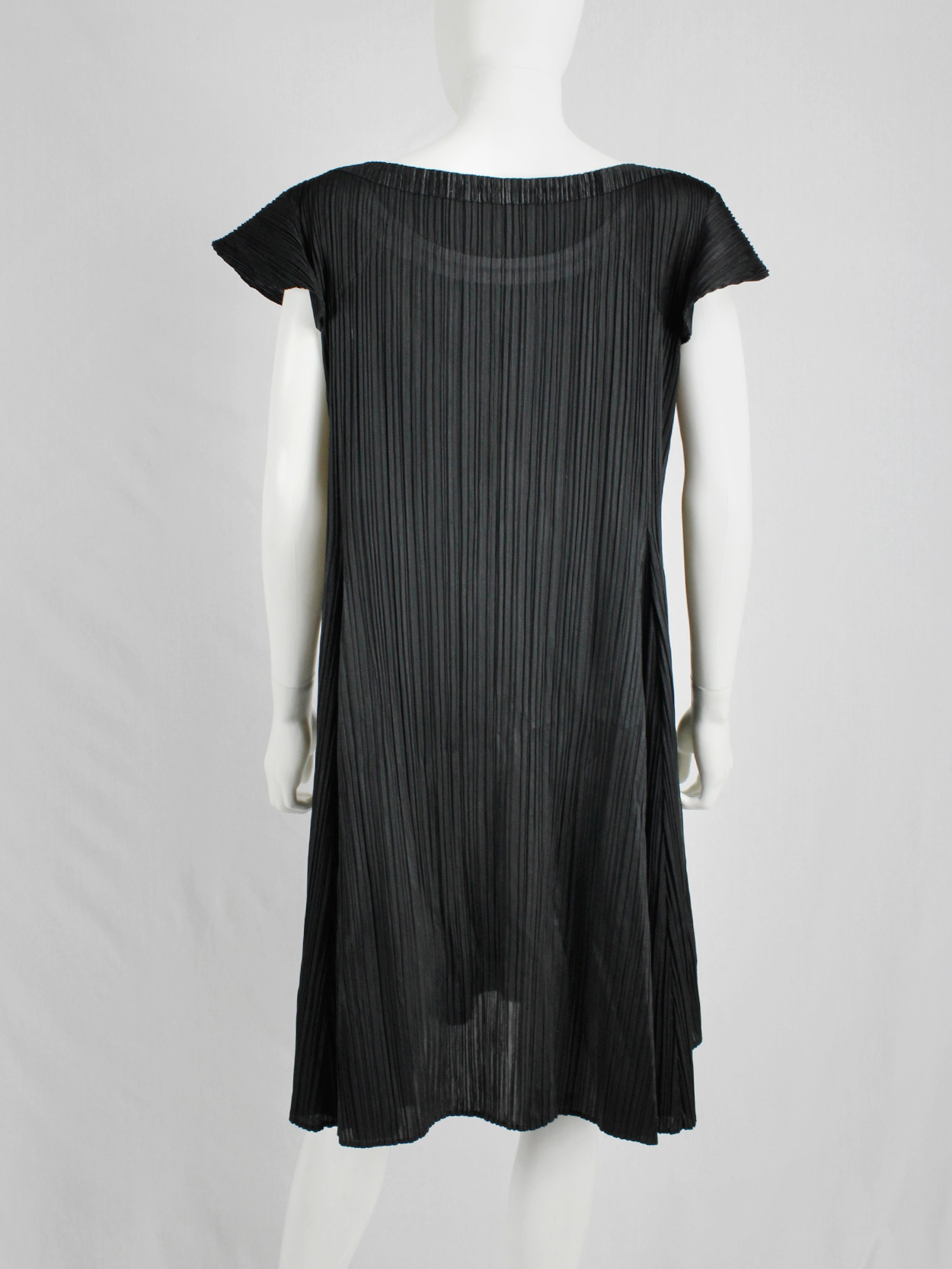Issey Miyake Pleats Please black babydoll dress with fine pleats - V A ...