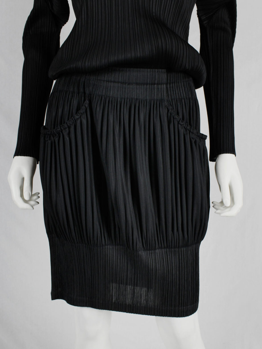 vaniitas Issey Miyake Pleats Please black bubble skirt with different pleats 1982