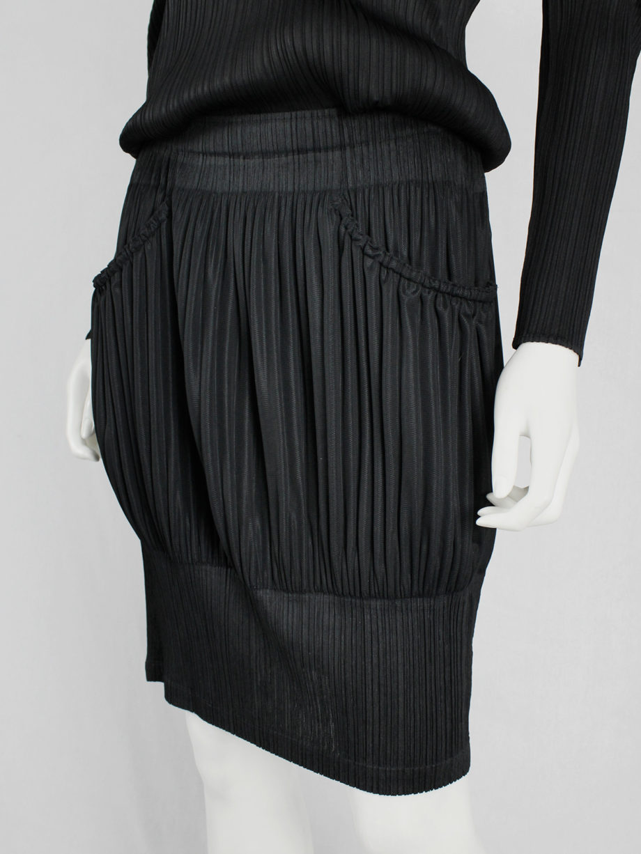 vaniitas Issey Miyake Pleats Please black bubble skirt with different pleats 1996