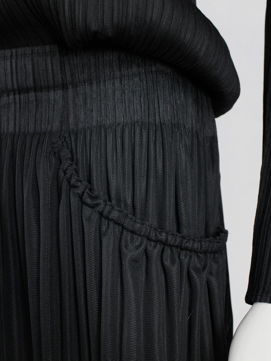 vaniitas Issey Miyake Pleats Please black bubble skirt with different pleats 2008