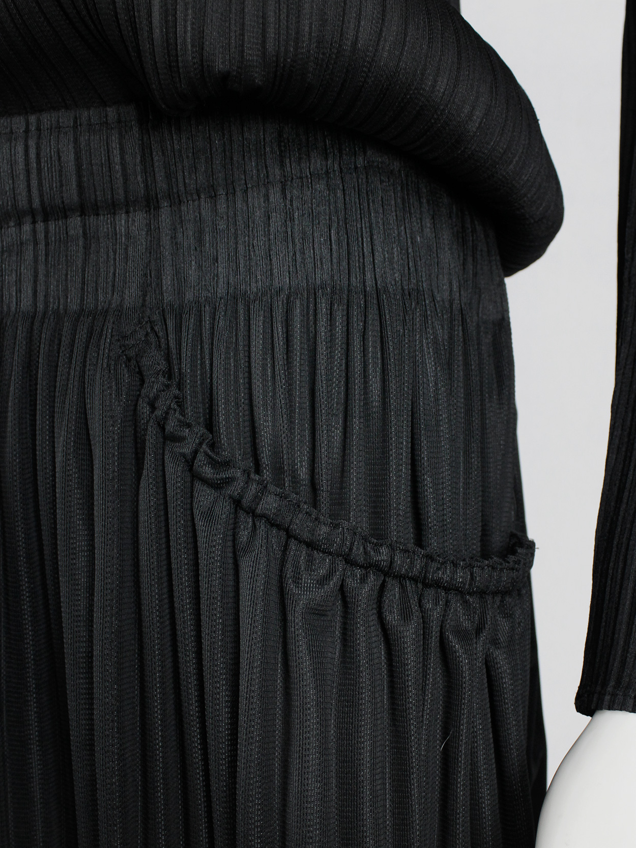 Issey Miyake Pleats Please black bubble skirt with different pleats - V ...