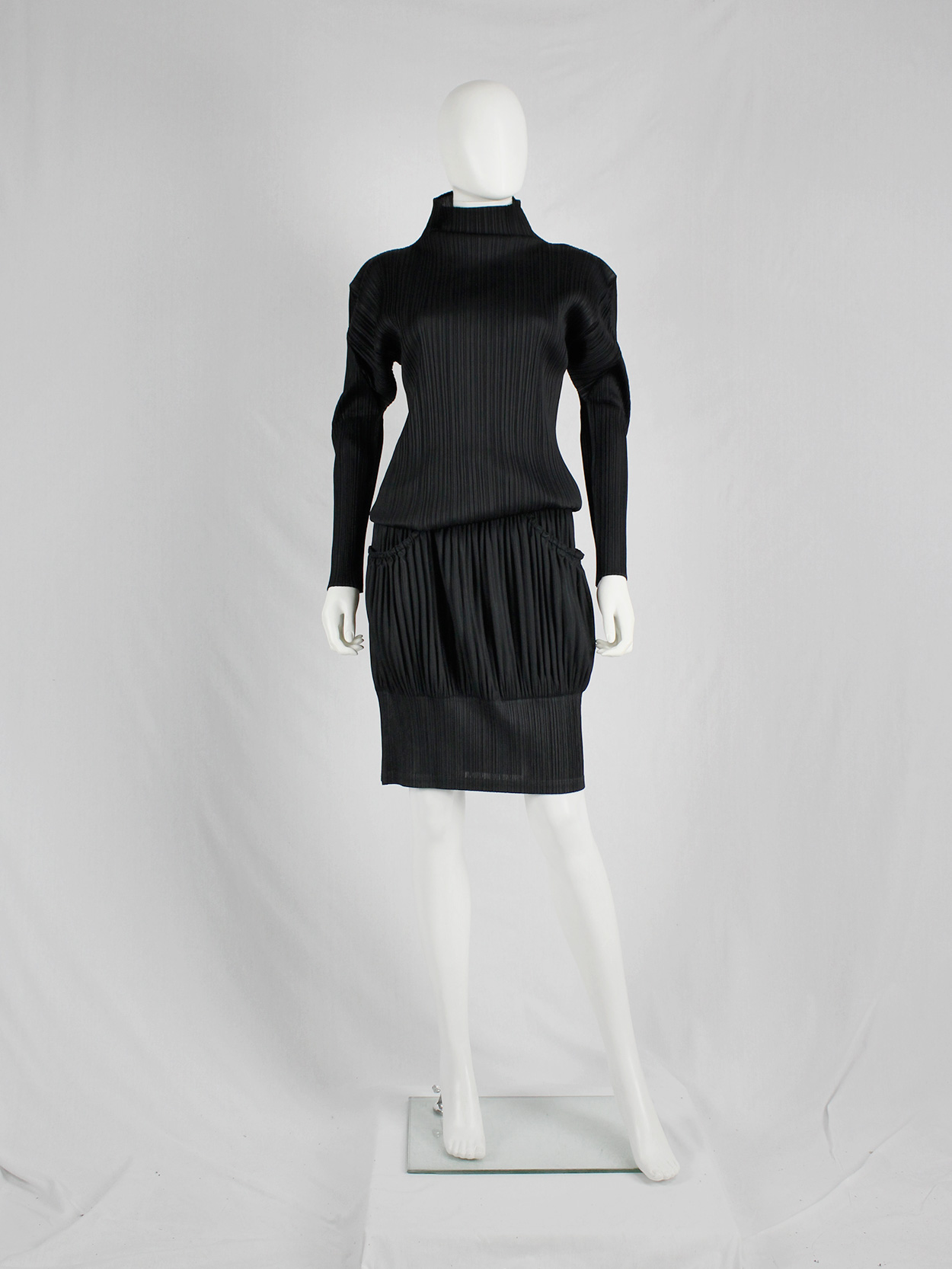 Issey Miyake Pleats Please black bubble skirt with different pleats - V ...
