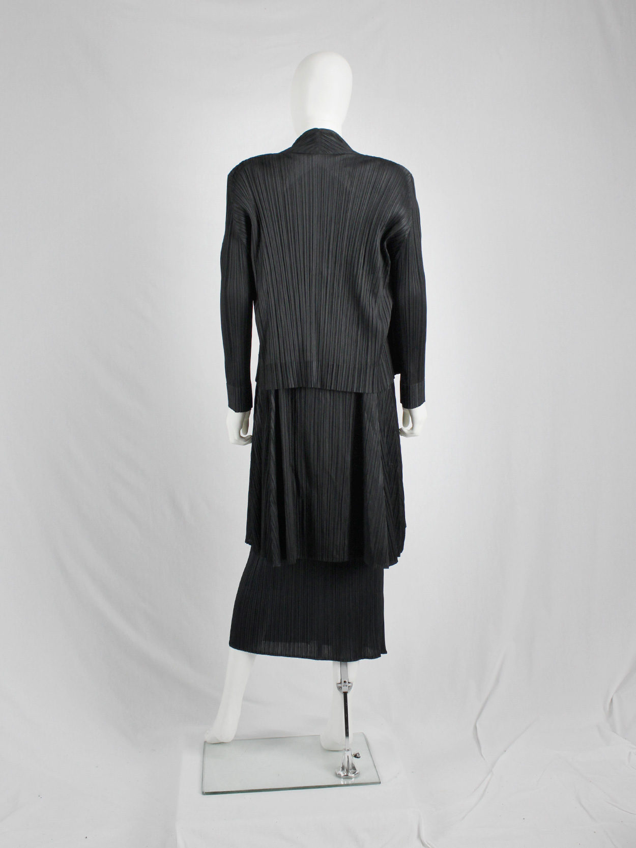 Issey Miyake Pleats Please black open cardigan with folded hems - V A N ...