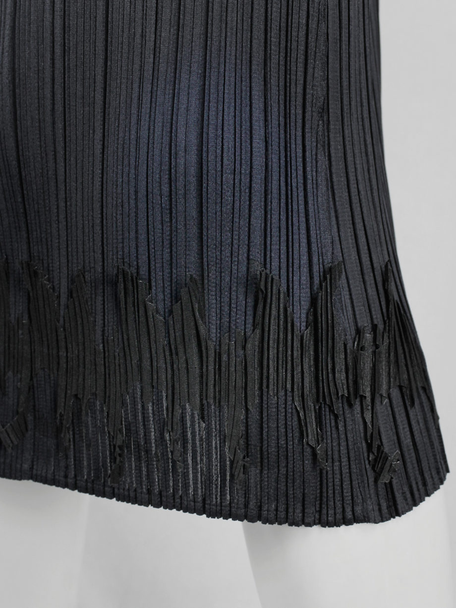 vaniitas Issey Miyake Pleats Please dark blue skirt with 3D bats at the hem 2834